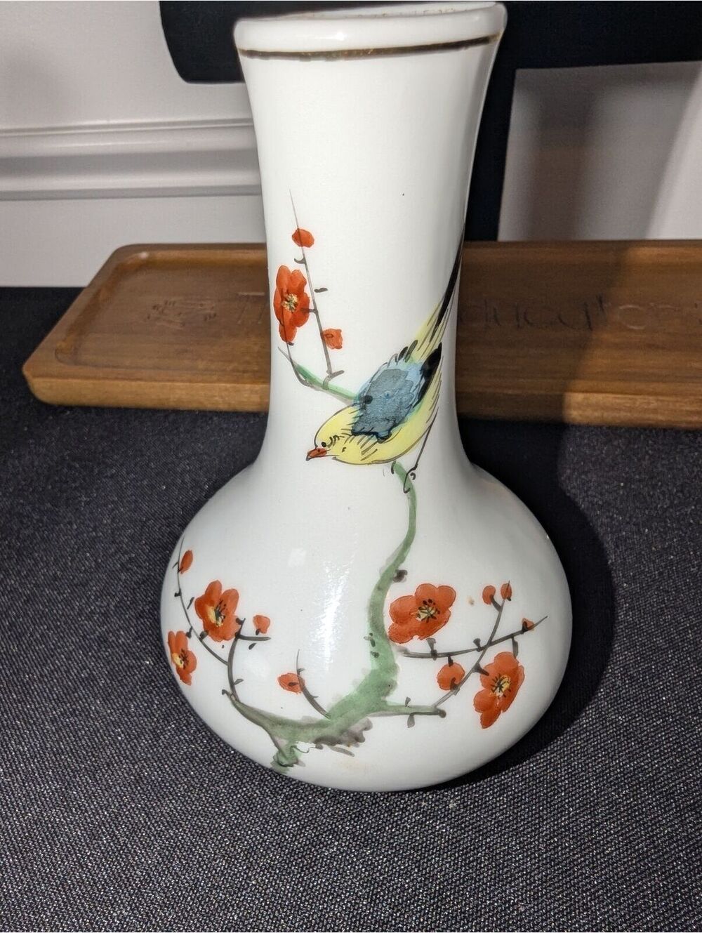 BIN Vintage Hand Painted Chinese Porcelain Flowers/Bird Mini Bud Vase Stampef